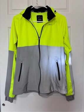 Nike Dri-Fit Shield Flash Reflective Running Jacket Neon Yellow Volt Silver Sz M